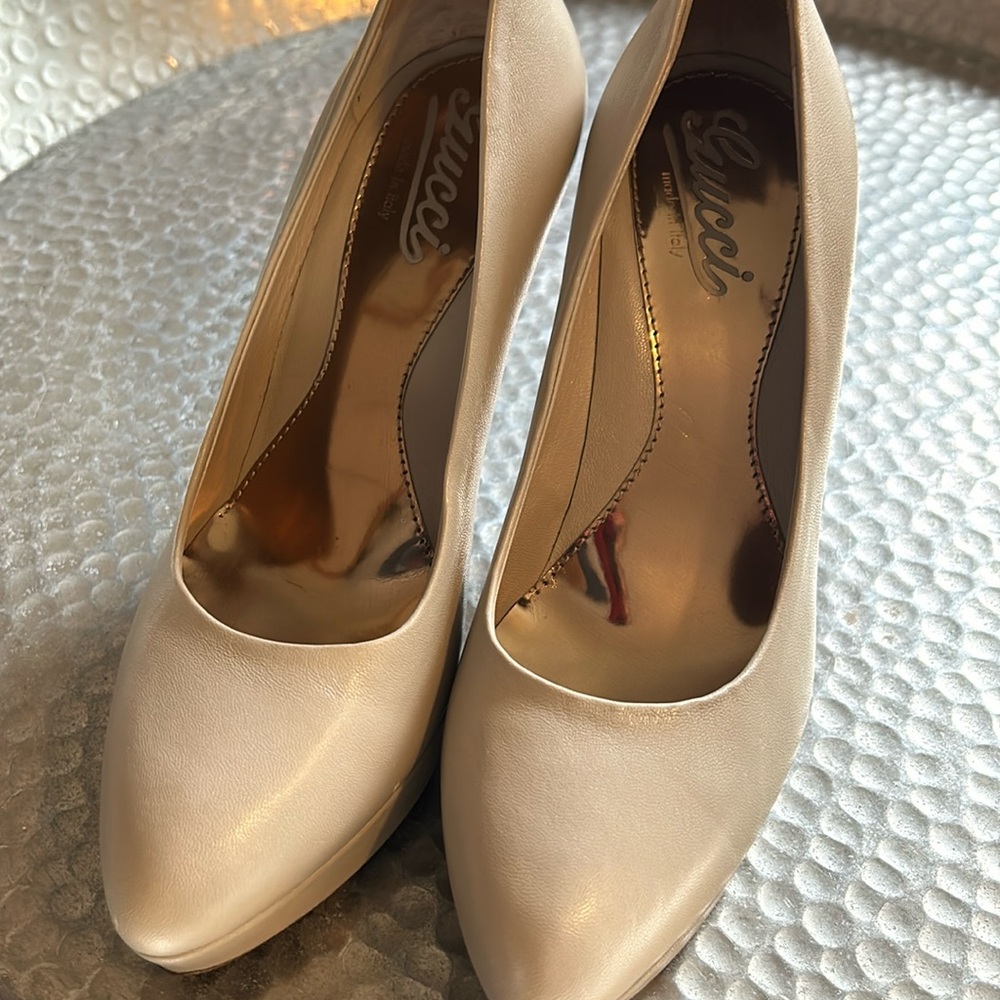 Authentic Gucci platform pumps